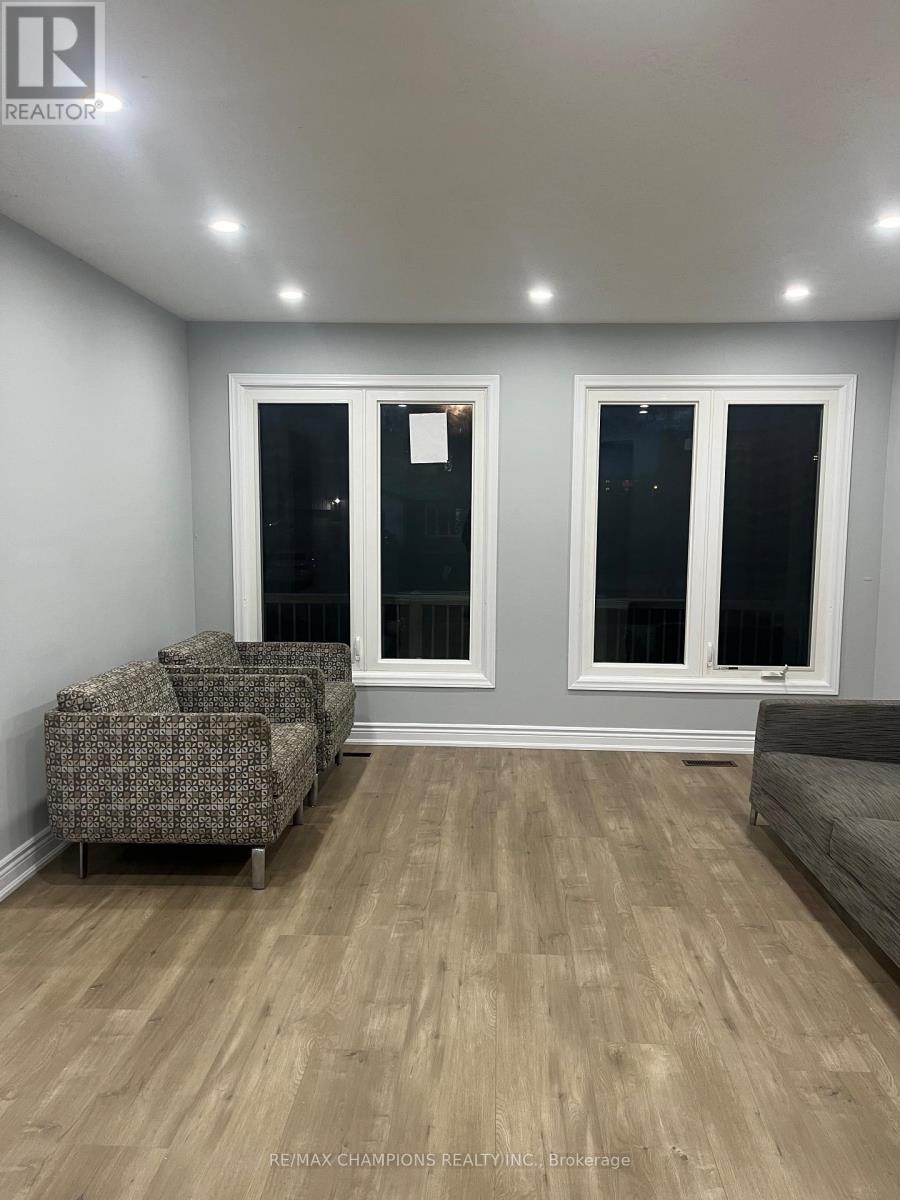 249 Centre Street N, Brampton, Ontario  L6V 2R3 - Photo 7 - W12655020