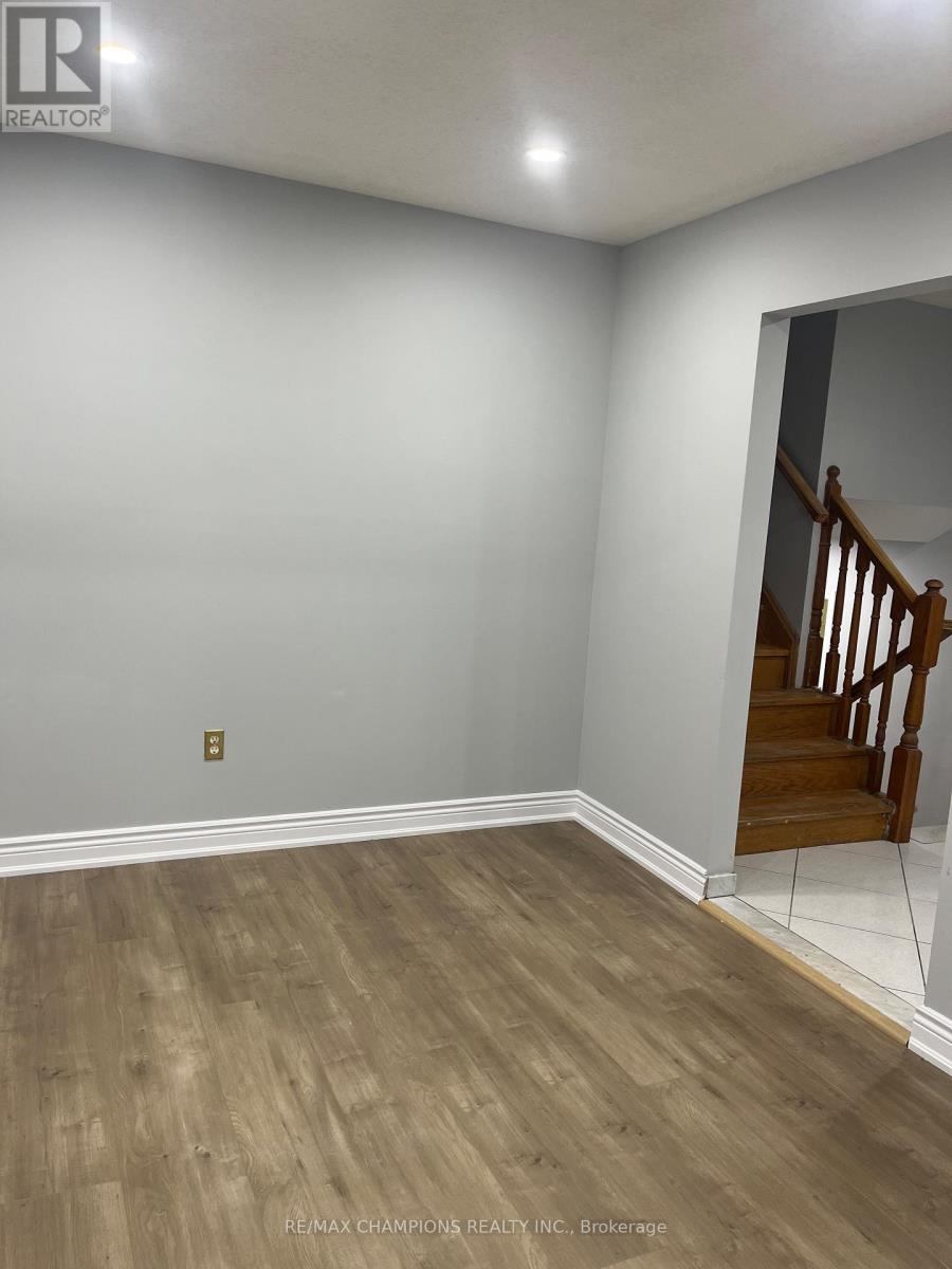 249 Centre Street N, Brampton, Ontario  L6V 2R3 - Photo 8 - W12655020