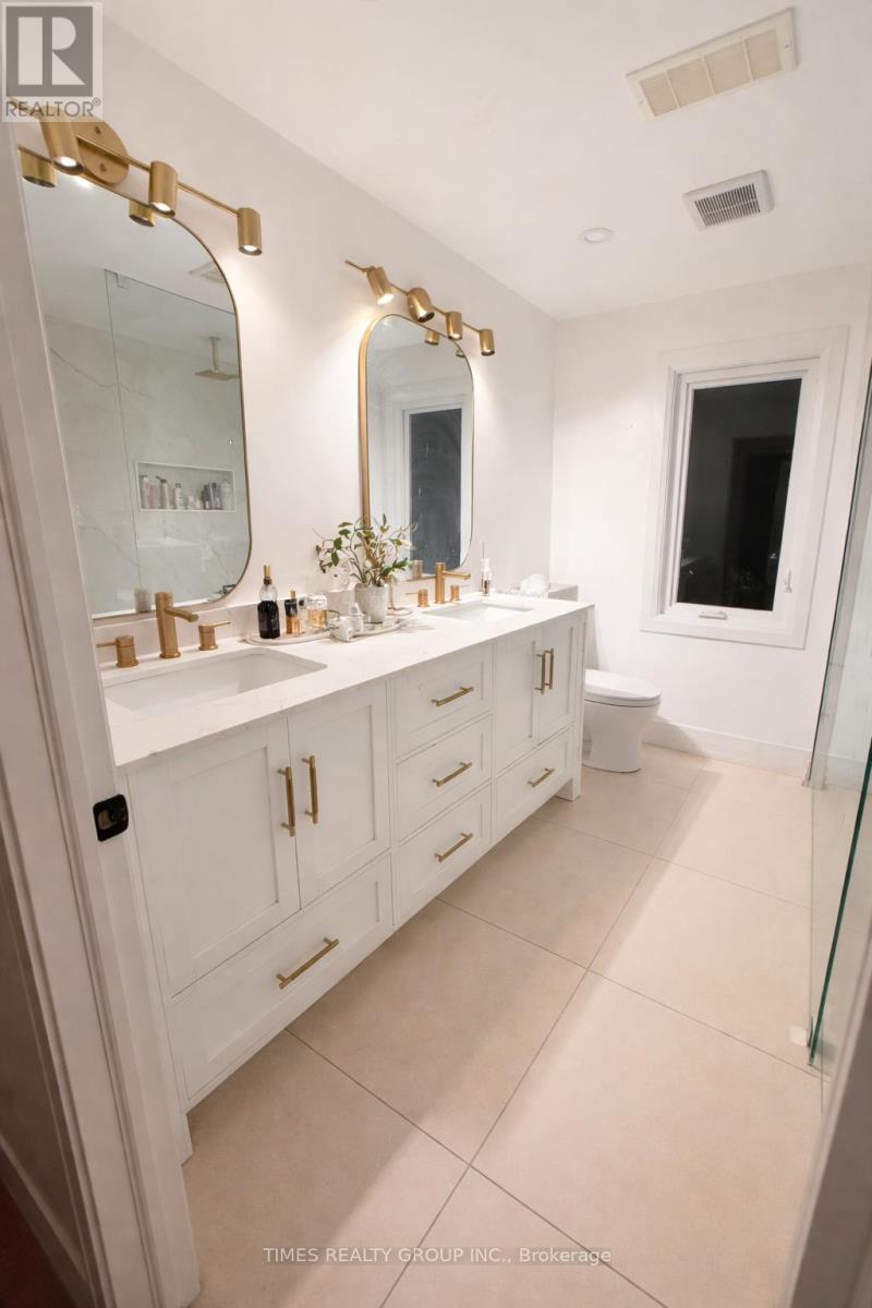 10 Dominion Road, Toronto, Ontario  M8W 1J1 - Photo 6 - W12655022