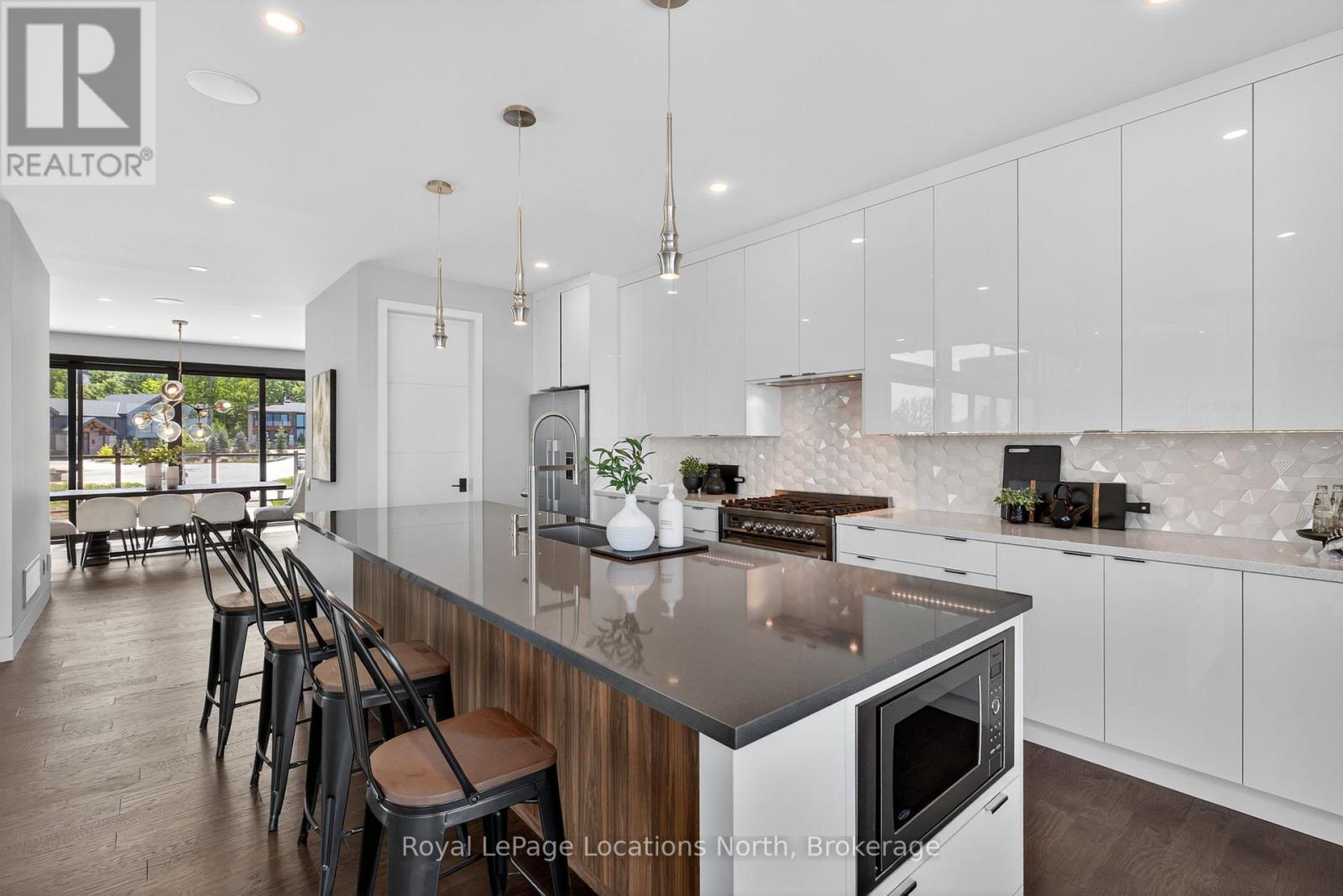 116 Courchevel Crescent, Blue Mountains, Ontario  L9Y 0V4 - Photo 14 - X12655050