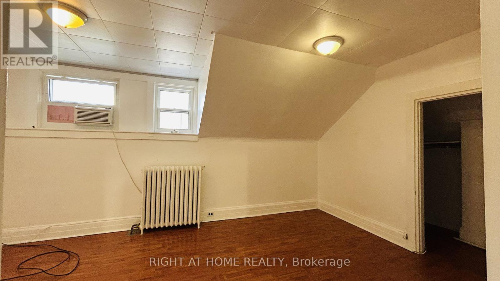 2 - 60 Long Branch Avenue, Toronto, Ontario  M8W 3J2 - Photo 6 - W12655038