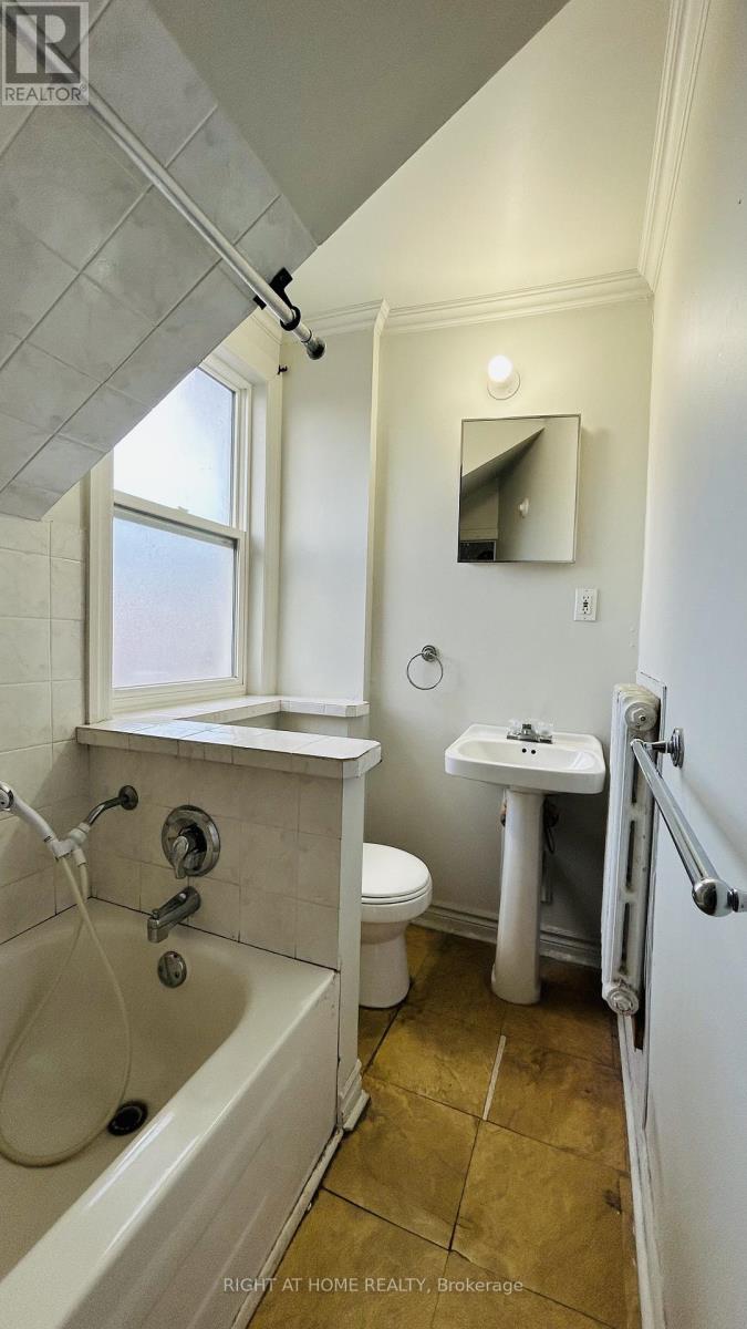 3 - 60 Long Branch Avenue, Toronto, Ontario  M8W 3J2 - Photo 6 - W12655044