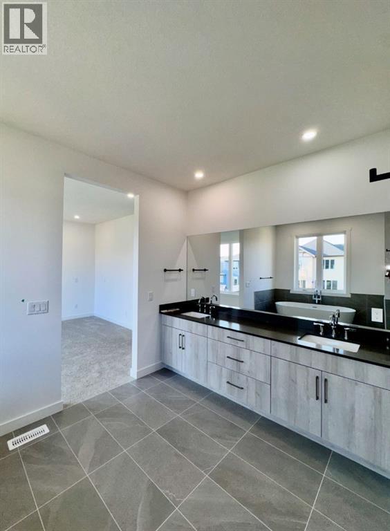 37 North Bridges Bay Sw, Langdon, Alberta  T0J 1X3 - Photo 22 - A2248184