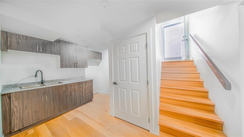 167 Atlas Crescent, Winnipeg, Manitoba  R2V 5B8 - Photo 37 - 202600114