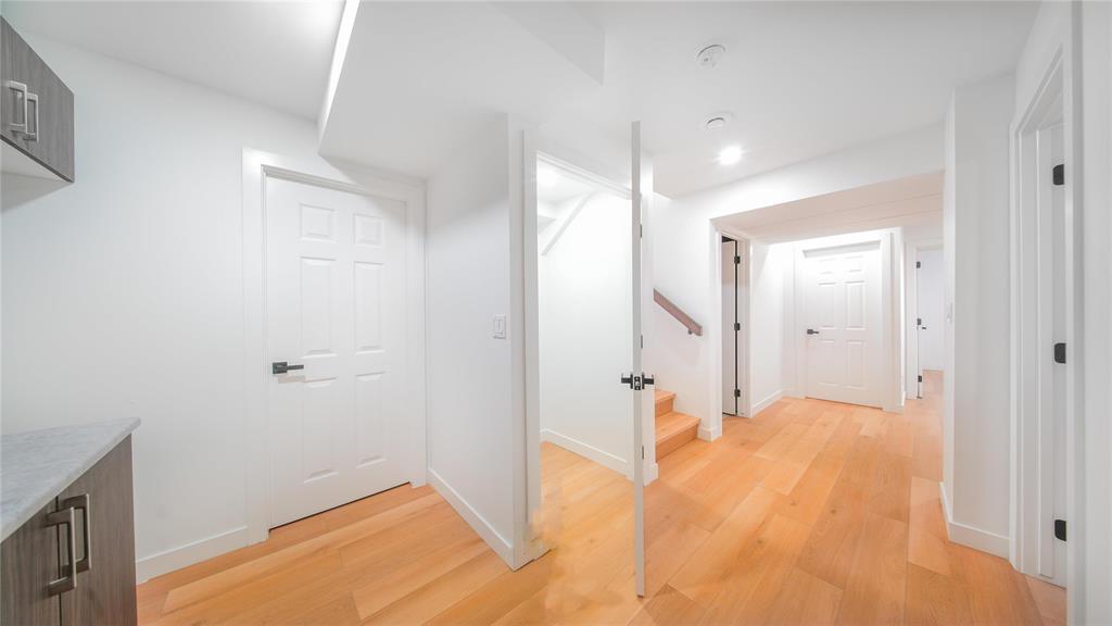 167 Atlas Crescent, Winnipeg, Manitoba  R2V 5B8 - Photo 38 - 202600114