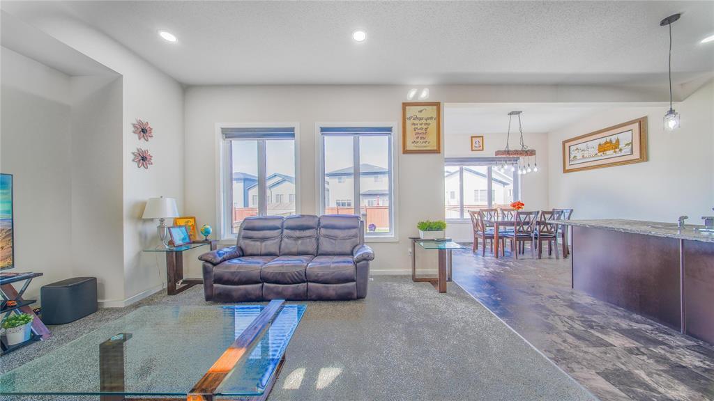 167 Atlas Crescent, Winnipeg, Manitoba  R2V 5B8 - Photo 12 - 202600114