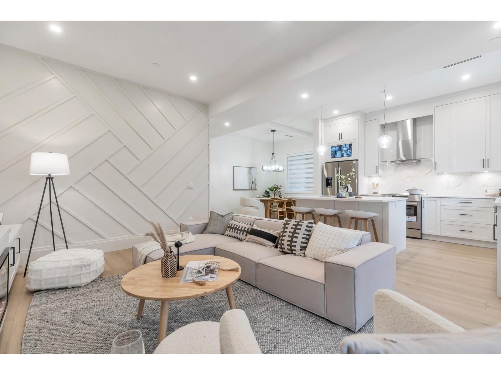 Listing Picture 24 of 40 : 15570 OXENHAM AVENUE, White Rock - 魯藝地產 Yvonne Lu Group - MLS Medallion Club Member