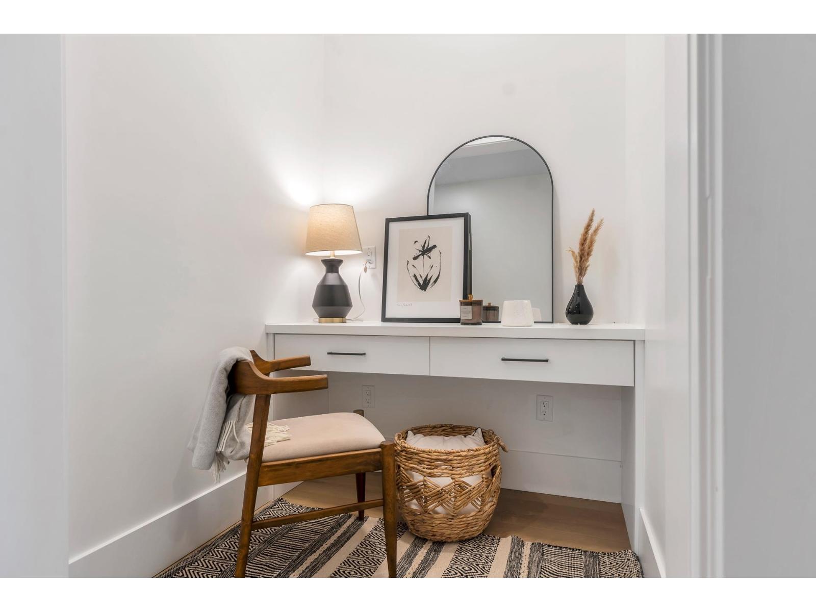 Listing Picture 13 of 40 : 15570 OXENHAM AVENUE, White Rock - 魯藝地產 Yvonne Lu Group - MLS Medallion Club Member