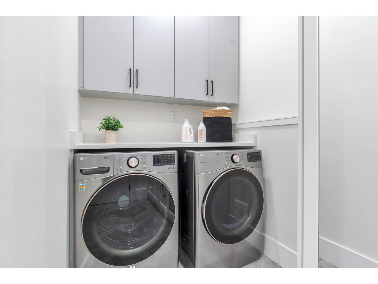 Listing Picture 15 of 40 : 15570 OXENHAM AVENUE, White Rock - 魯藝地產 Yvonne Lu Group - MLS Medallion Club Member