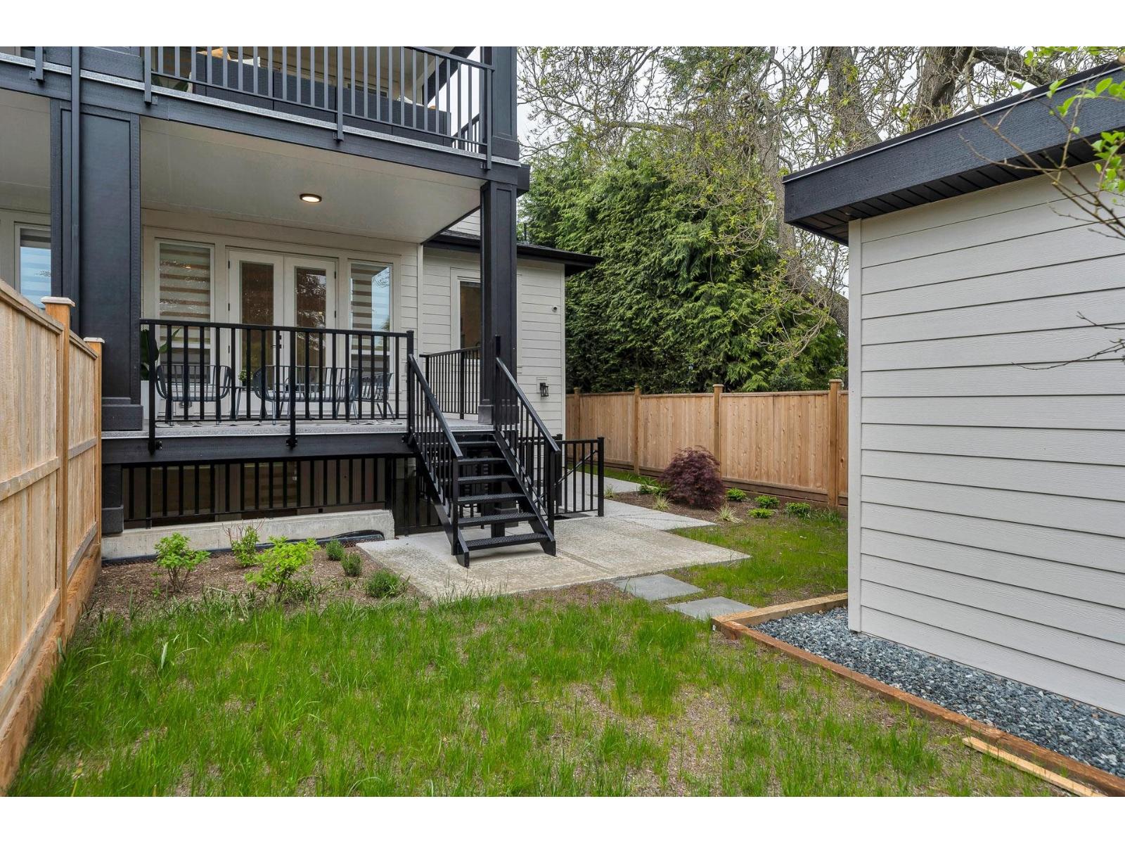 Listing Picture 25 of 40 : 15570 OXENHAM AVENUE, White Rock - 魯藝地產 Yvonne Lu Group - MLS Medallion Club Member