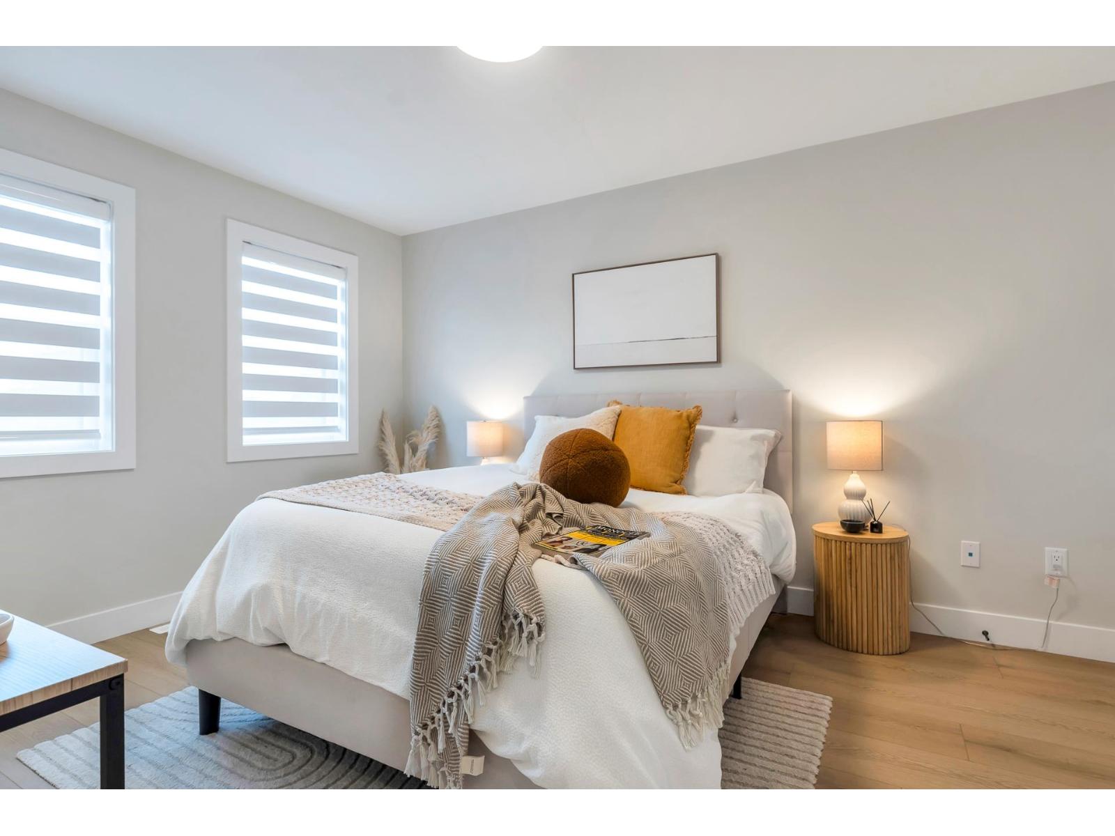 Listing Picture 34 of 40 : 15570 OXENHAM AVENUE, White Rock - 魯藝地產 Yvonne Lu Group - MLS Medallion Club Member