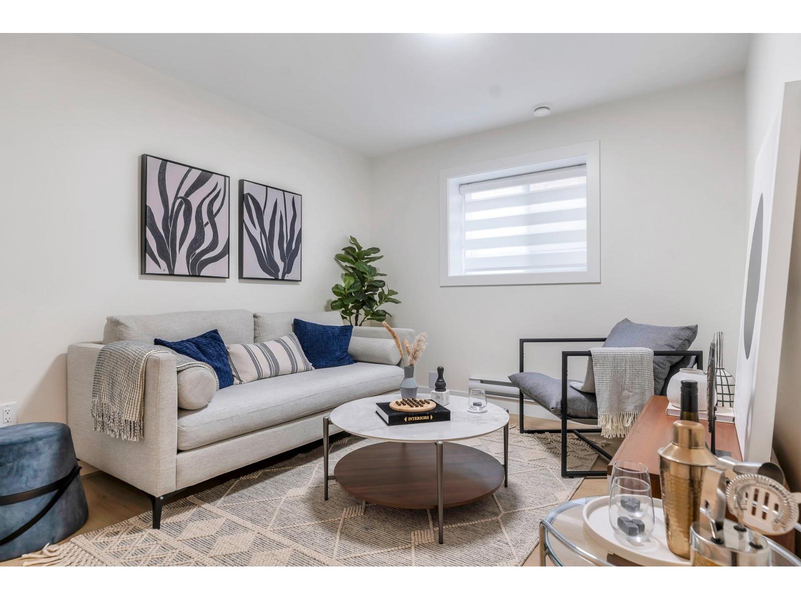 Listing Picture 38 of 40 : 15570 OXENHAM AVENUE, White Rock - 魯藝地產 Yvonne Lu Group - MLS Medallion Club Member