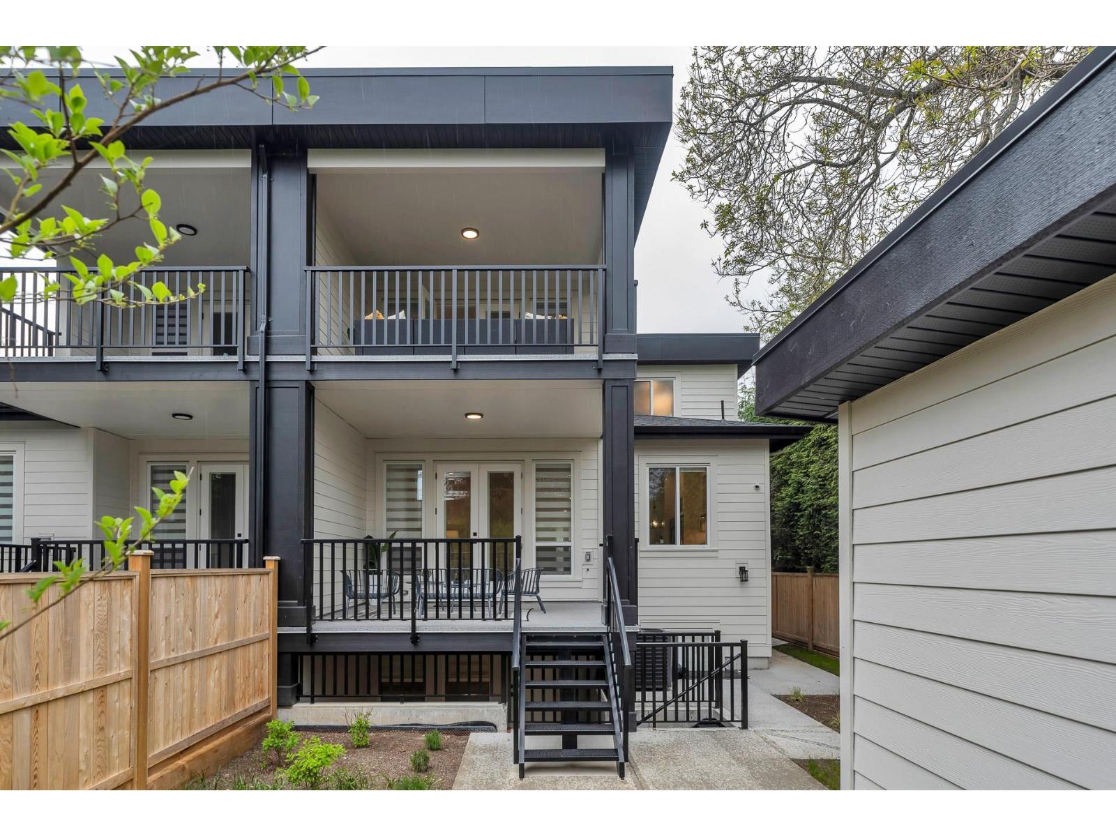 Listing Picture 26 of 40 : 15570 OXENHAM AVENUE, White Rock - 魯藝地產 Yvonne Lu Group - MLS Medallion Club Member