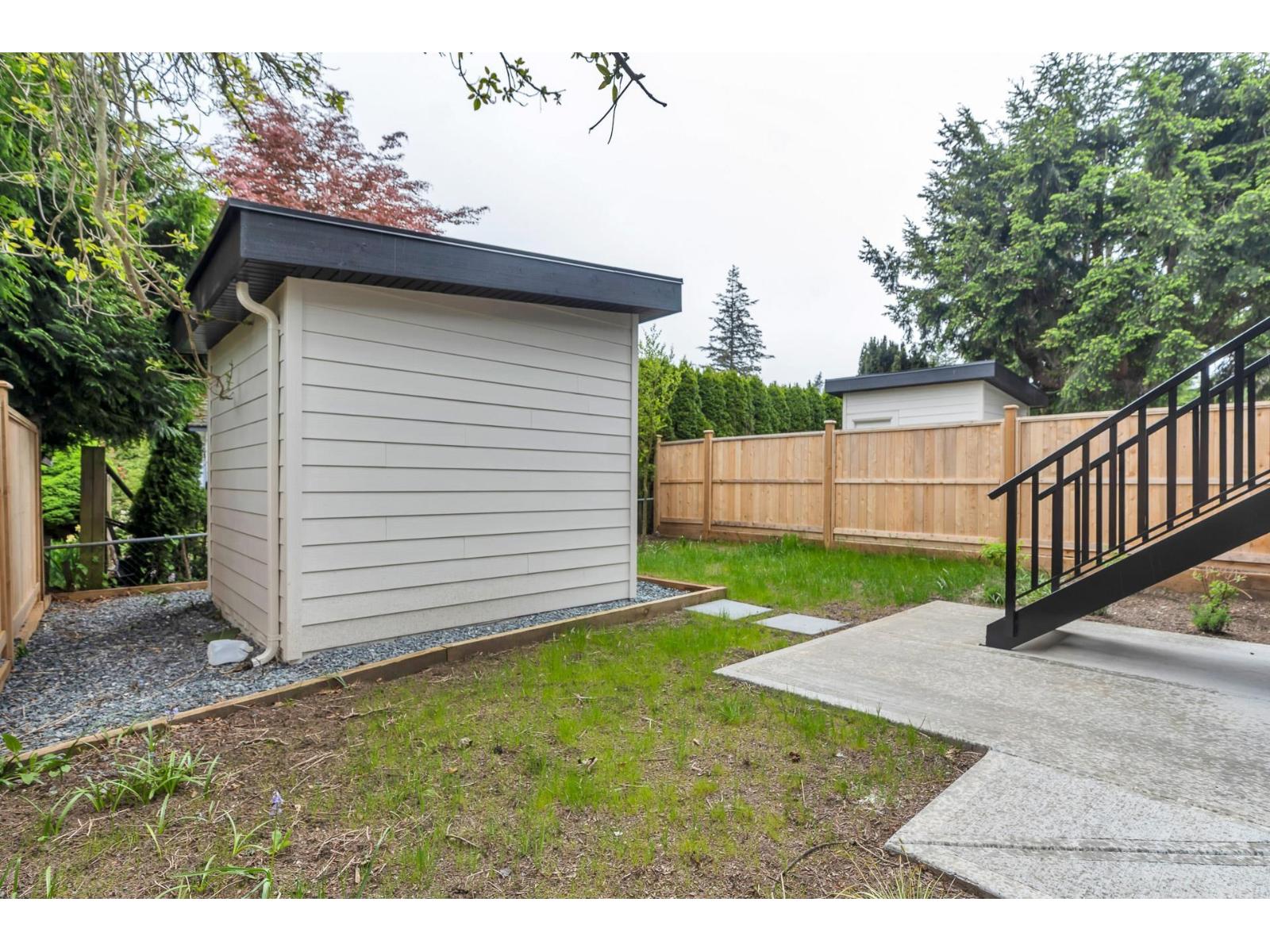 Listing Picture 27 of 40 : 15570 OXENHAM AVENUE, White Rock - 魯藝地產 Yvonne Lu Group - MLS Medallion Club Member