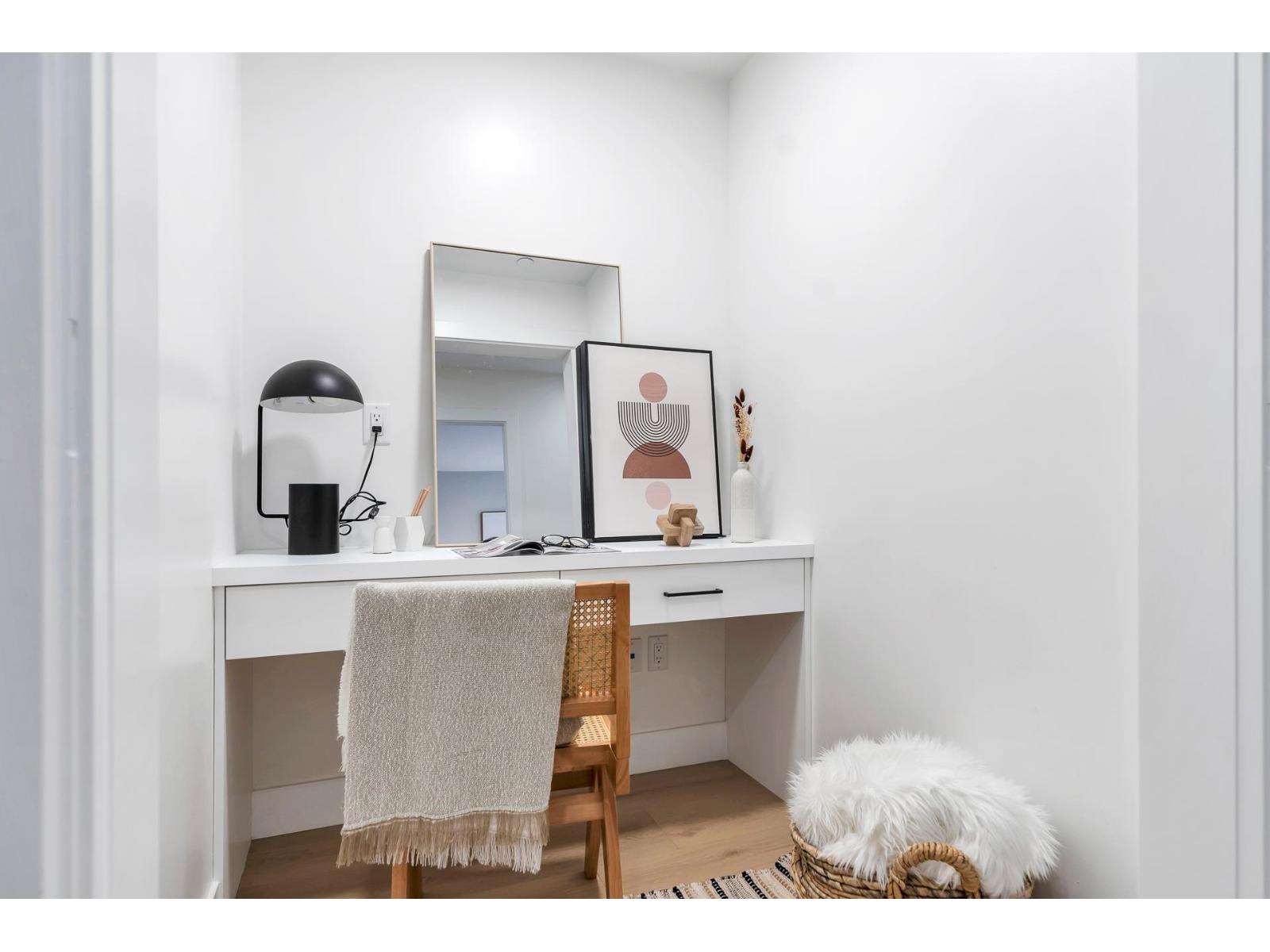 Listing Picture 33 of 40 : 15570 OXENHAM AVENUE, White Rock - 魯藝地產 Yvonne Lu Group - MLS Medallion Club Member