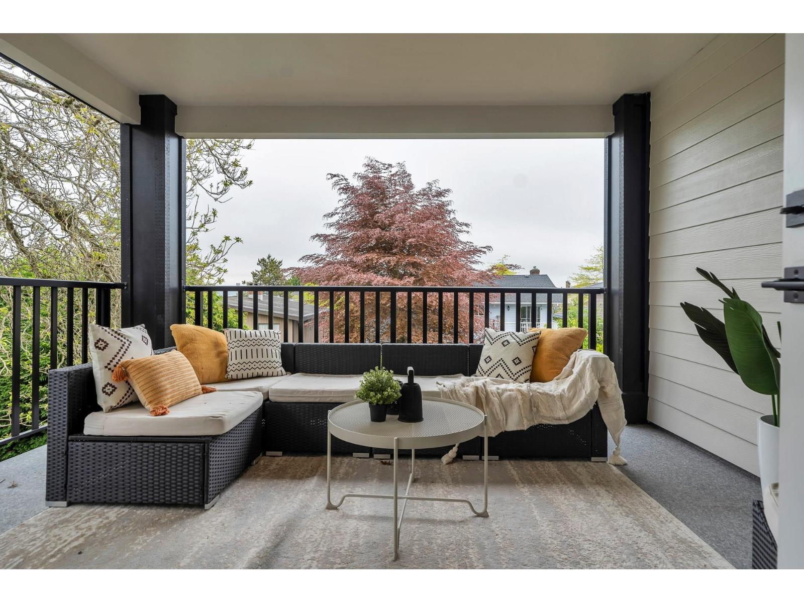 Listing Picture 30 of 40 : 15570 OXENHAM AVENUE, White Rock - 魯藝地產 Yvonne Lu Group - MLS Medallion Club Member