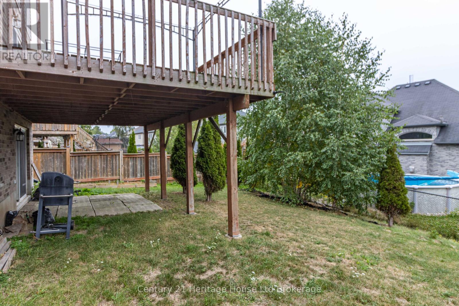 702 Frontenac Crescent, Woodstock, Ontario  N4V 0B1 - Photo 29 - X12492530