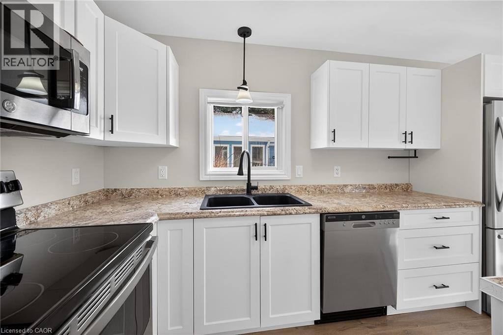 1294 8th Concession Road W Unit# 30 Hillside Cres, Flamborough, Ontario  N0B 2J0 - Photo 7 - 40795399