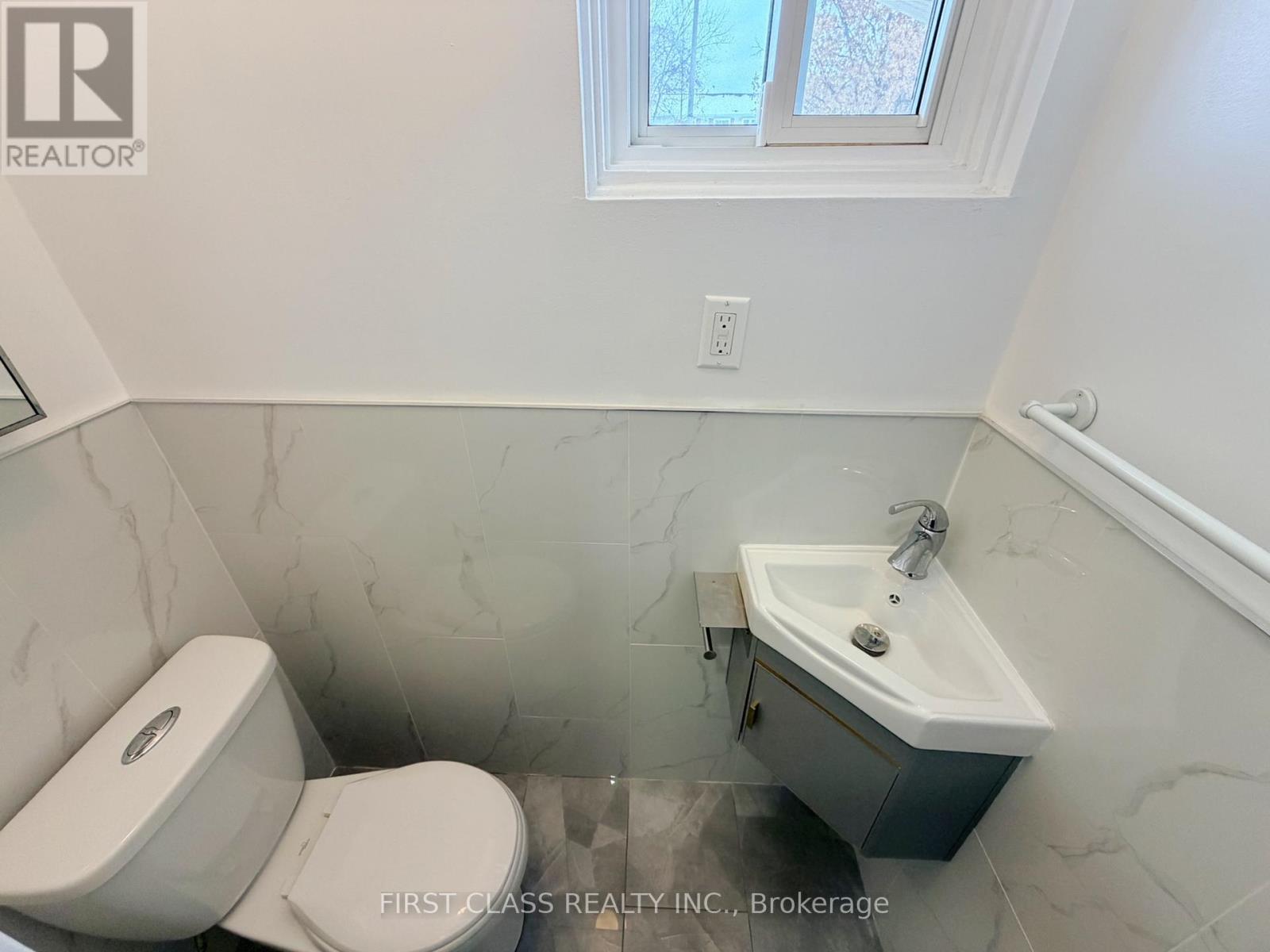 62 Truro Crescent, Toronto, Ontario  M1V 2H8 - Photo 4 - E12655078