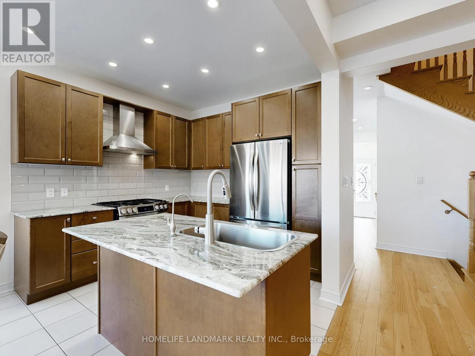 1080 Azalea Avenue, Pickering, Ontario  L1X 0G6 - Photo 11 - E12655090