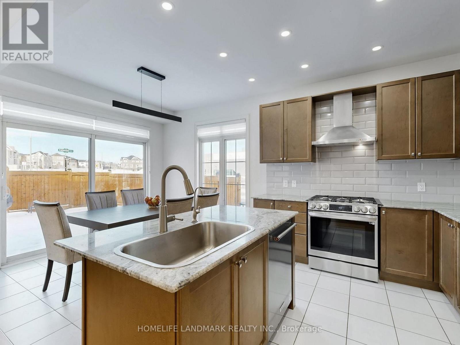 1080 Azalea Avenue, Pickering, Ontario  L1X 0G6 - Photo 12 - E12655090