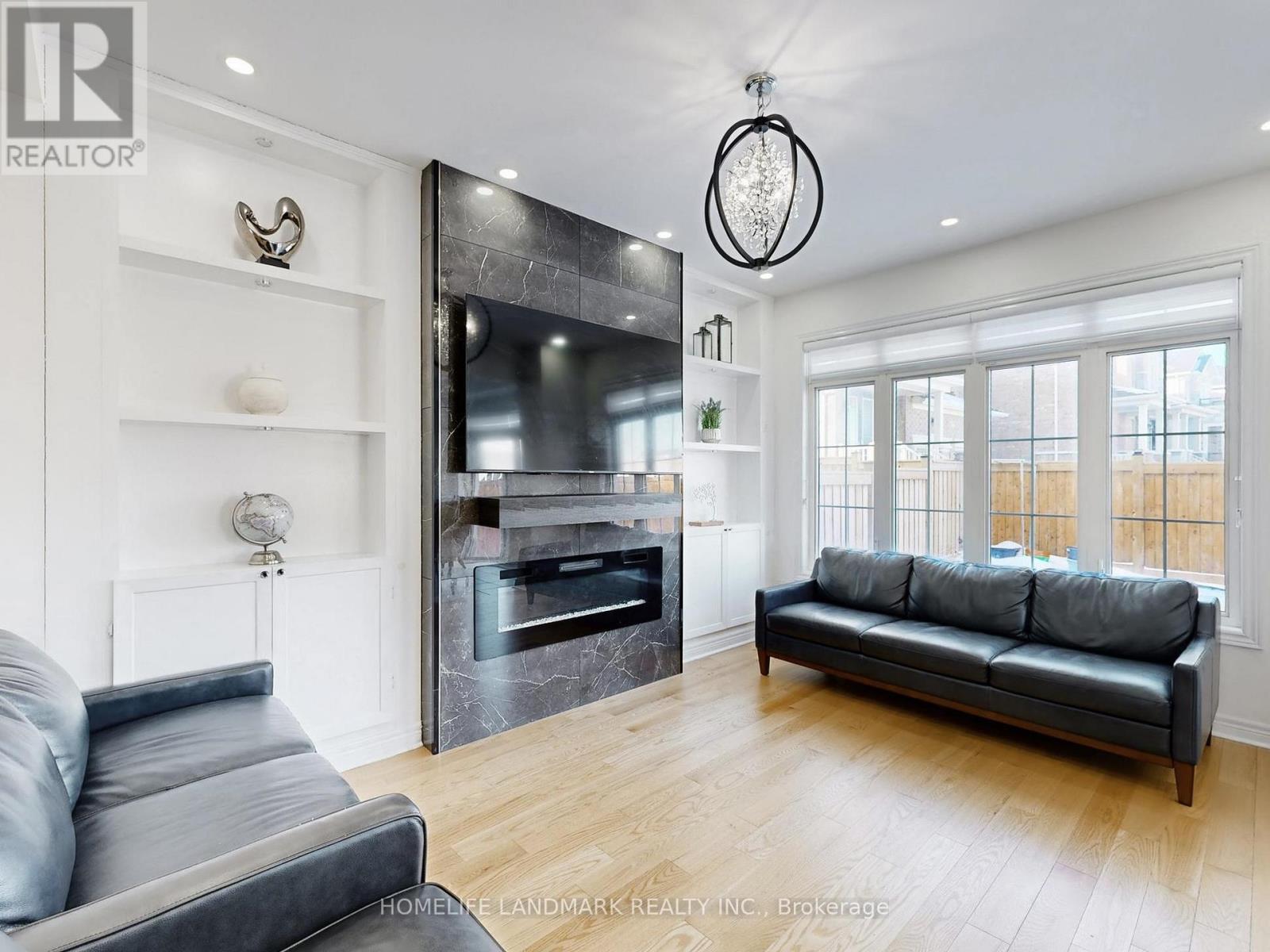 1080 Azalea Avenue, Pickering, Ontario  L1X 0G6 - Photo 8 - E12655090