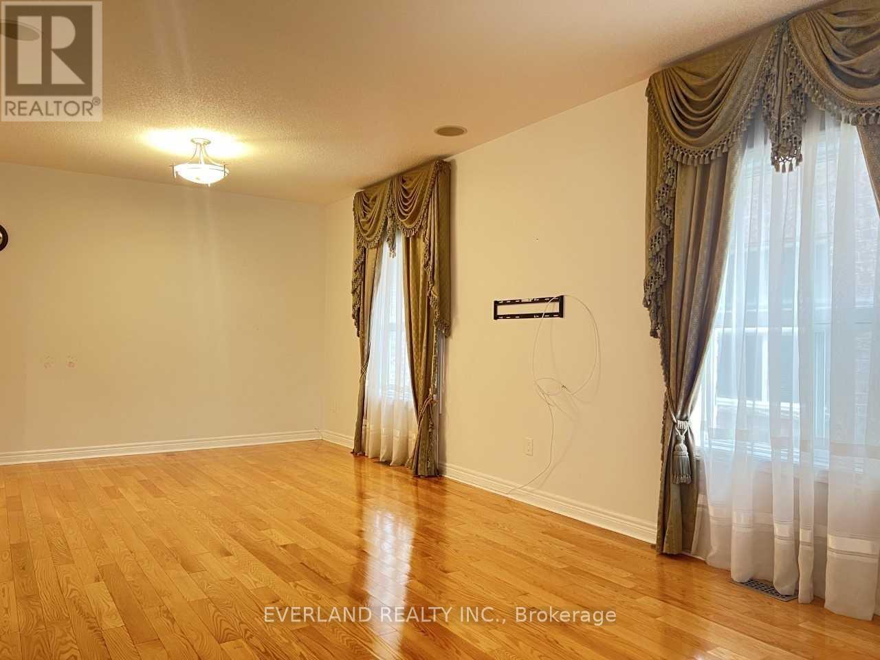 50 Danpatrick Drive, Richmond Hill, Ontario  L4S 2S7 - Photo 2 - N12655062