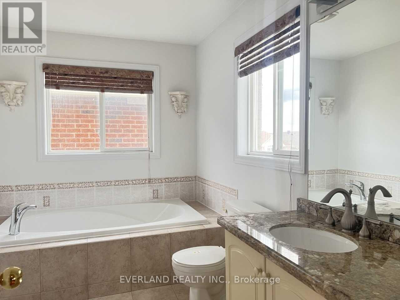 50 Danpatrick Drive, Richmond Hill, Ontario  L4S 2S7 - Photo 7 - N12655062