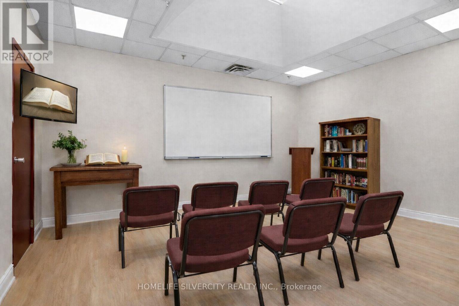 7070 Pacific Circle, Mississauga, Ontario  L5T 2A7 - Photo 10 - W12655098