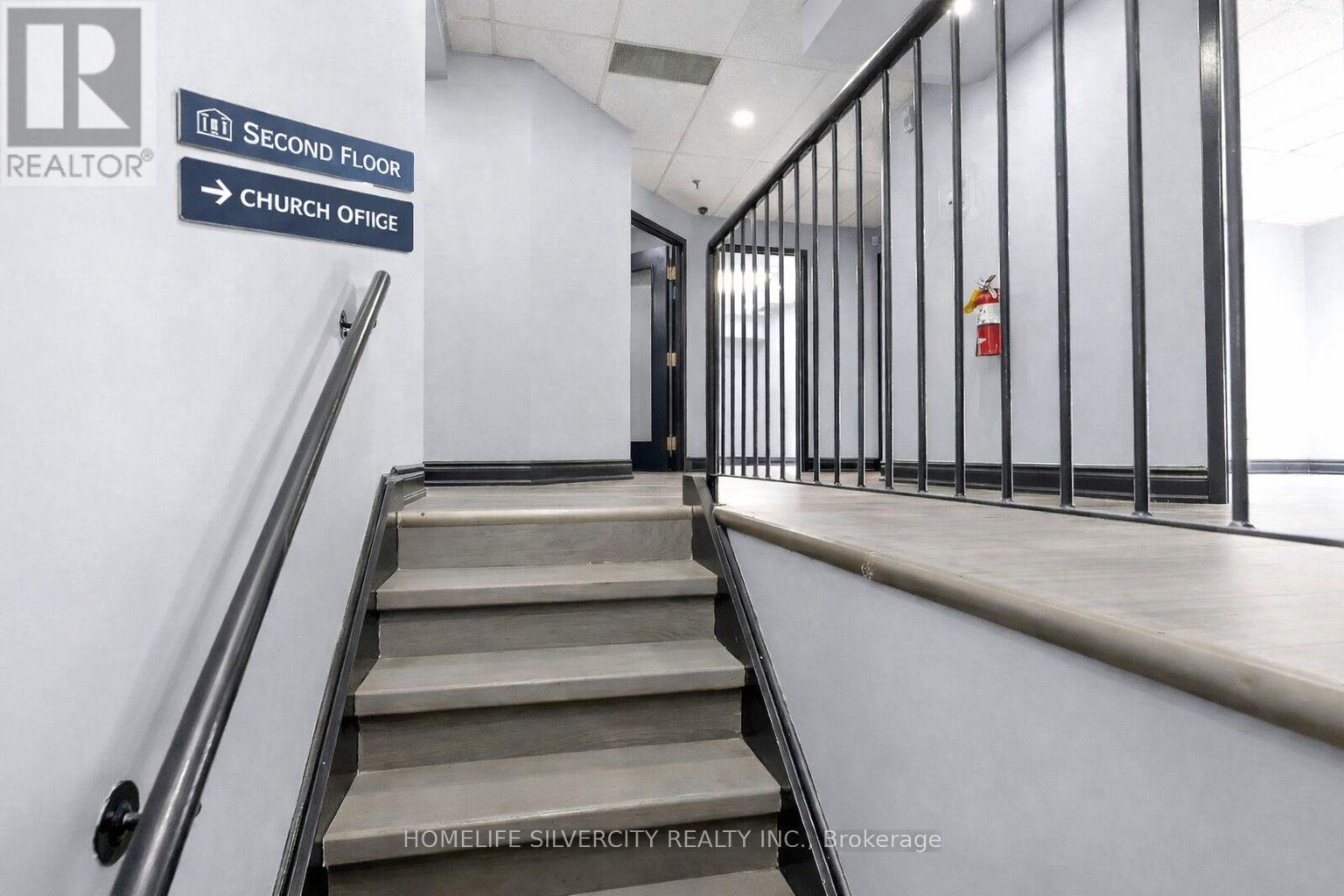 7070 Pacific Circle, Mississauga, Ontario  L5T 2A7 - Photo 17 - W12655098