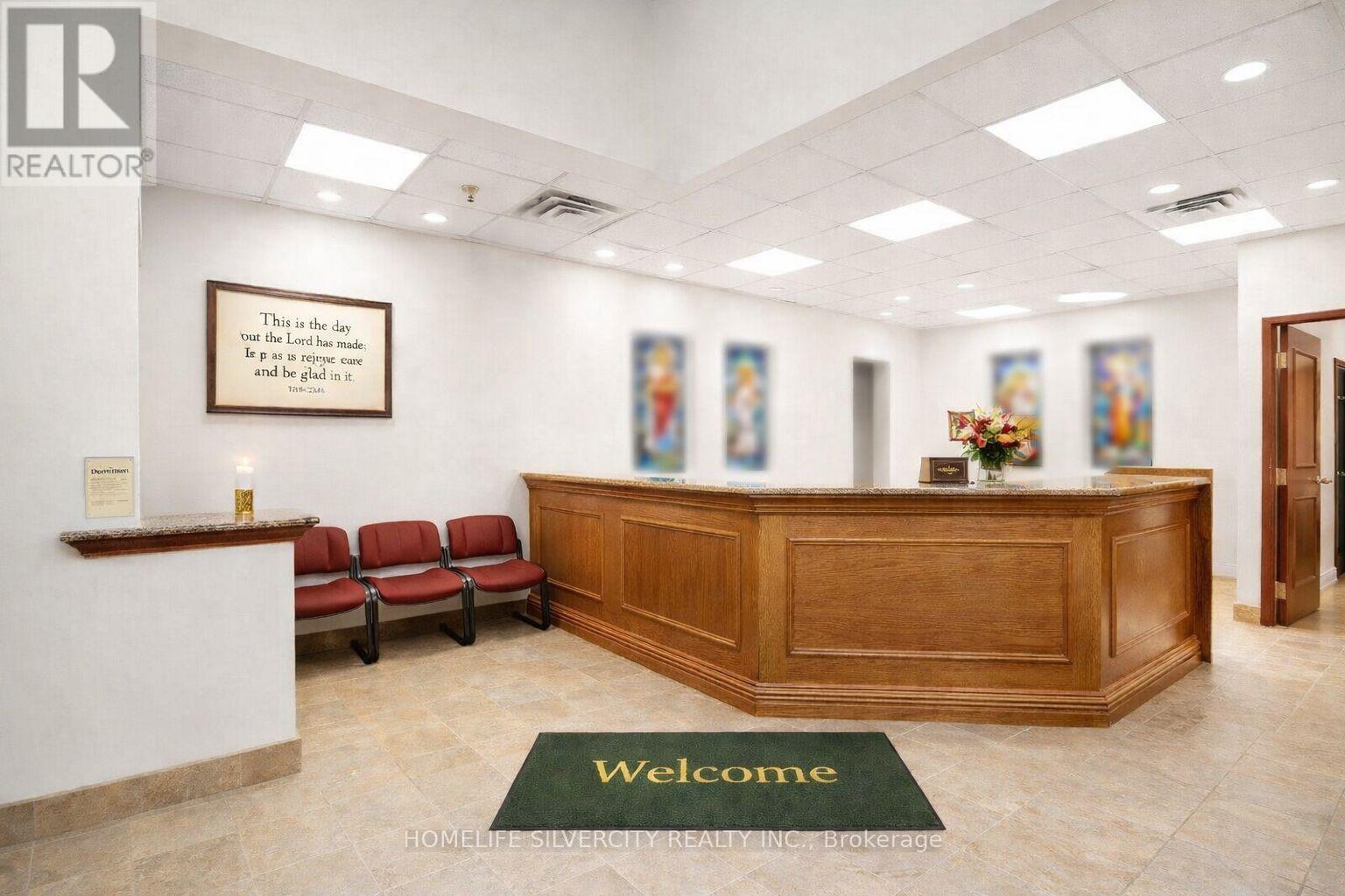 7070 Pacific Circle, Mississauga, Ontario  L5T 2A7 - Photo 2 - W12655098