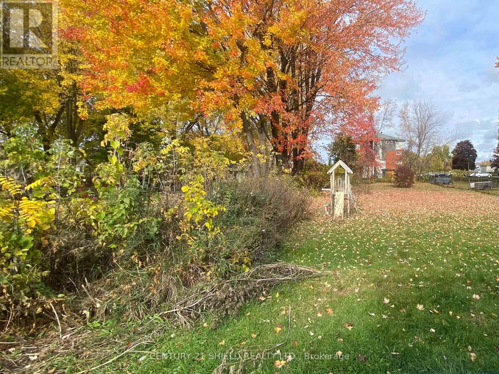 221 5th Street E, Cornwall, Ontario  K6H 2L7 - Photo 10 - X12482520