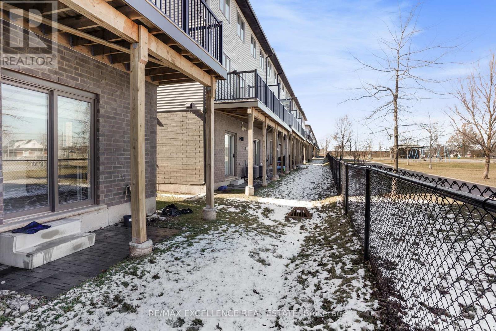 8 - 575 Woodward Ave Avenue, Hamilton, Ontario  L8H 0B3 - Photo 19 - X12655088