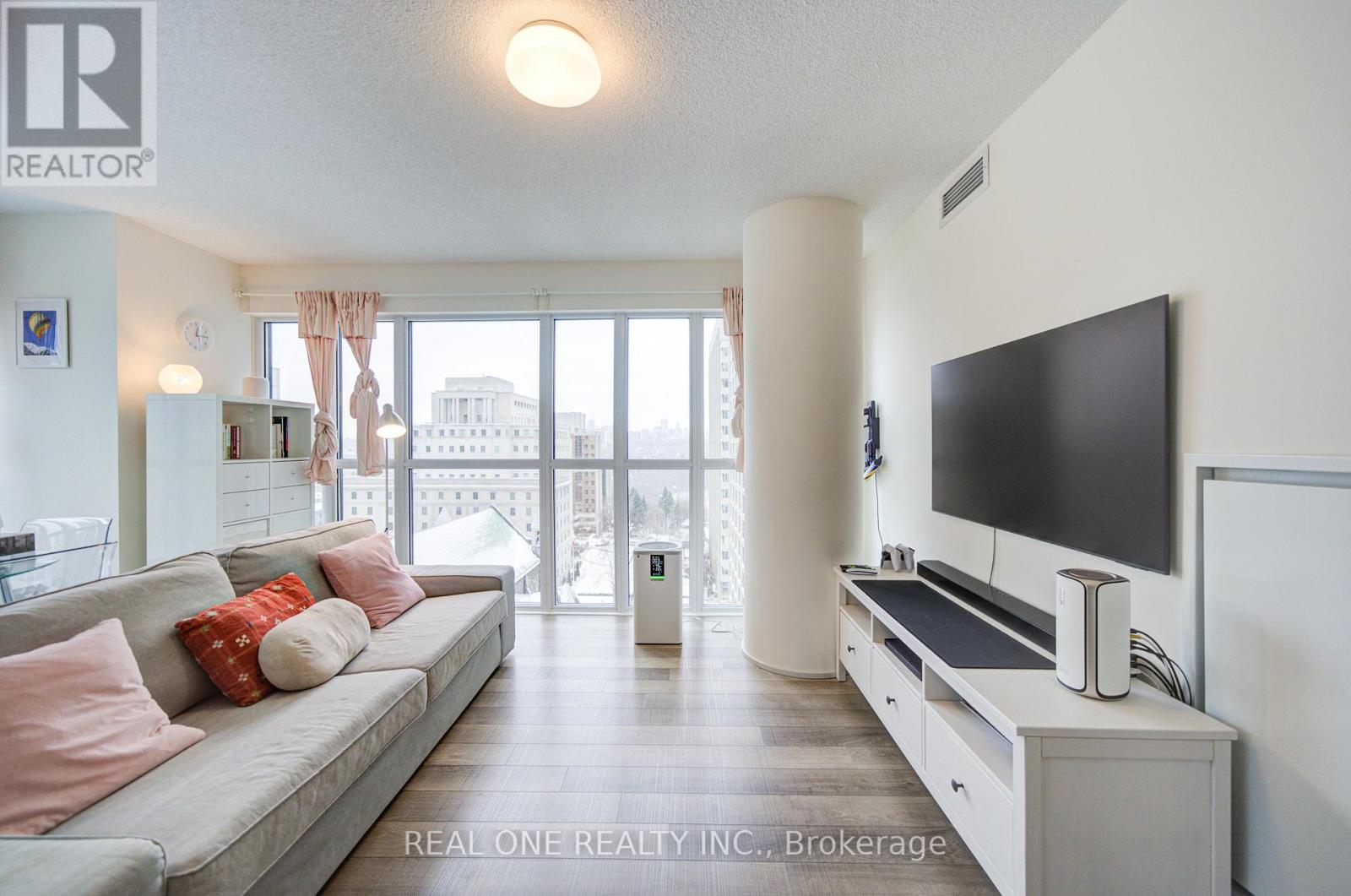 1509 - 28 Ted Rogers Way, Toronto, Ontario  M4Y 2W7 - Photo 11 - C12655108