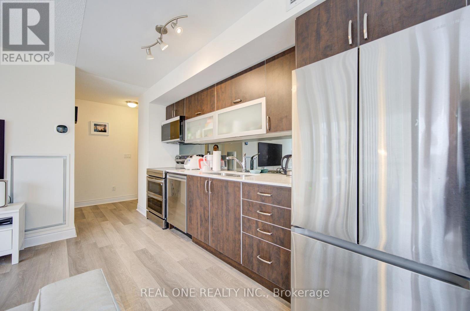 1509 - 28 Ted Rogers Way, Toronto, Ontario  M4Y 2W7 - Photo 16 - C12655108
