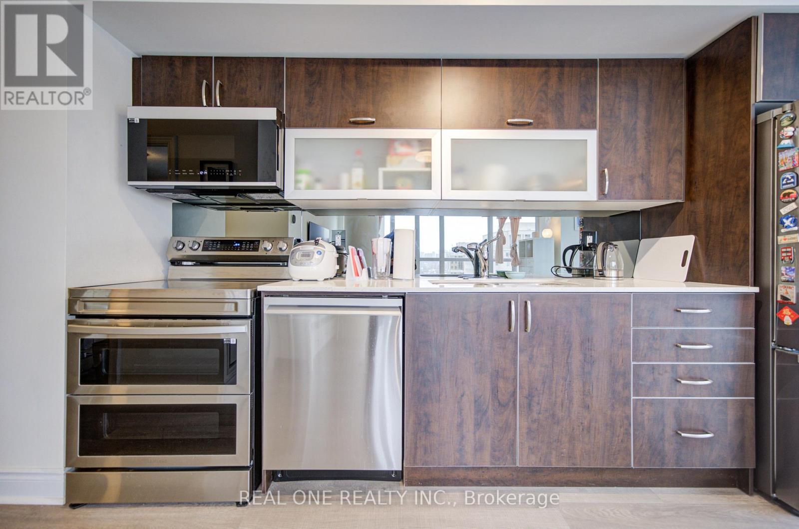 1509 - 28 Ted Rogers Way, Toronto, Ontario  M4Y 2W7 - Photo 18 - C12655108