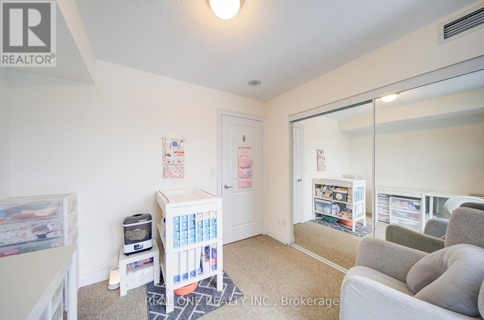 1509 - 28 Ted Rogers Way, Toronto, Ontario  M4Y 2W7 - Photo 21 - C12655108