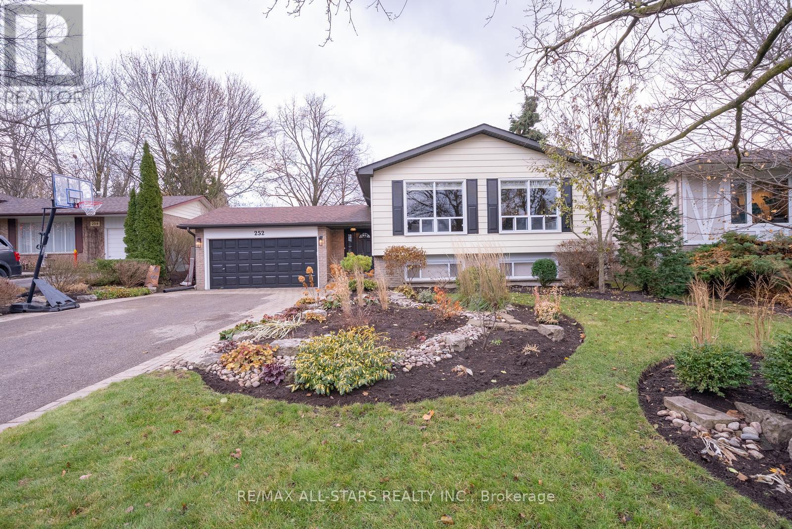 252 Blair Road, Whitchurch-Stouffville, Ontario  L4A 5Z6 - Photo 2 - N12655110