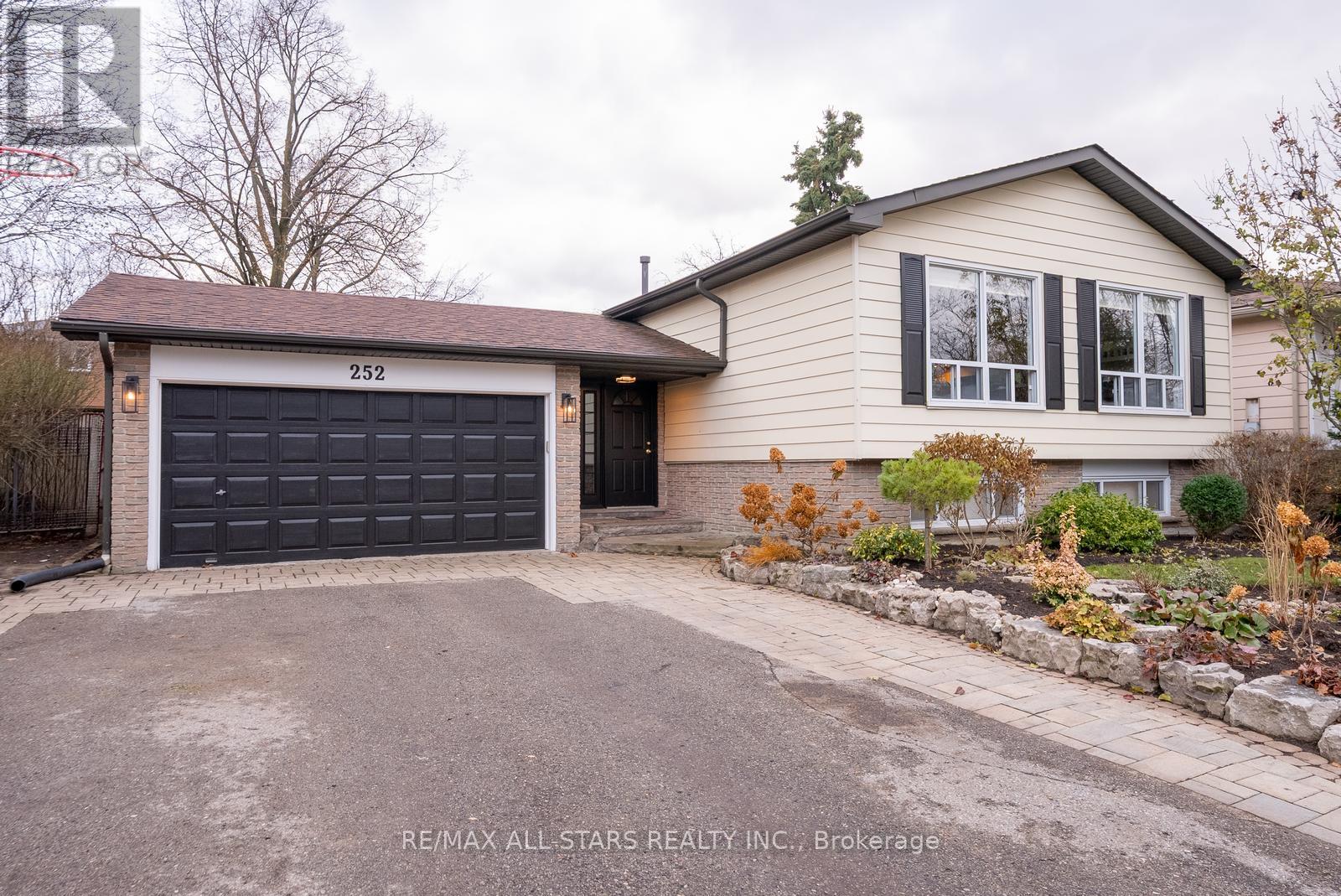 252 Blair Road, Whitchurch-Stouffville, Ontario  L4A 5Z6 - Photo 3 - N12655110