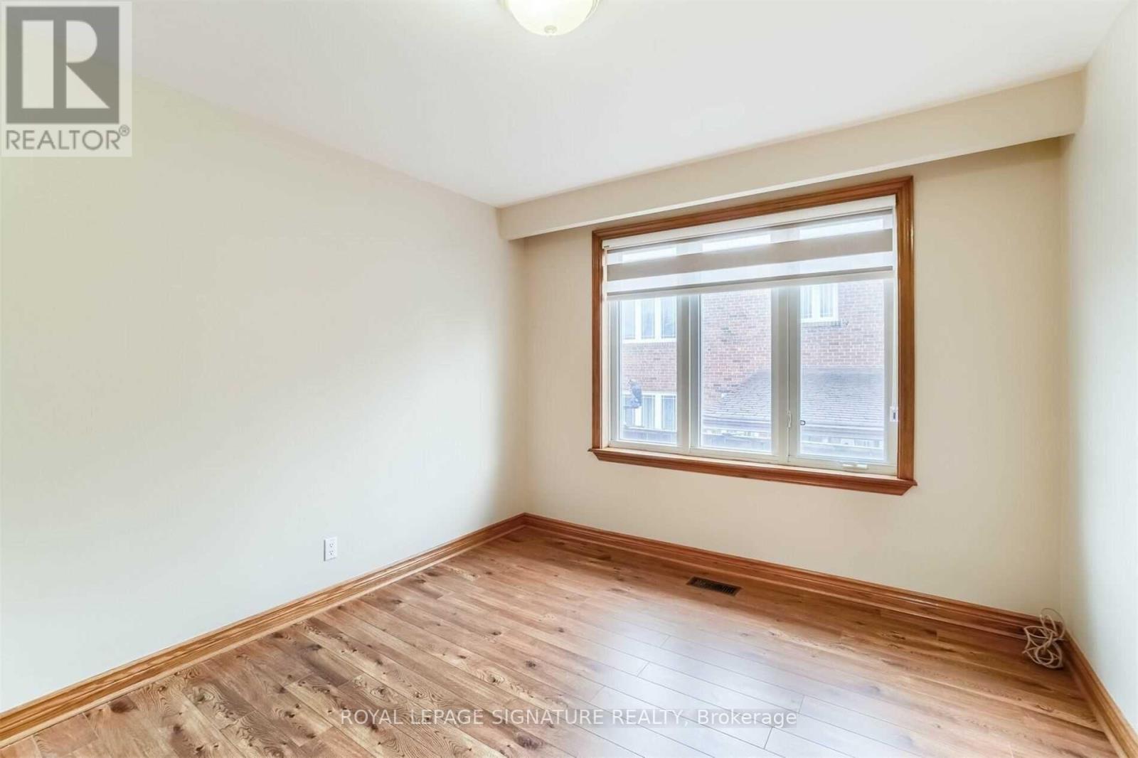 138 Derrydown Road, Toronto, Ontario  M3J 1R8 - Photo 13 - W12655102