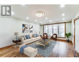 138 DERRYDOWN ROAD, Toronto, Ontario