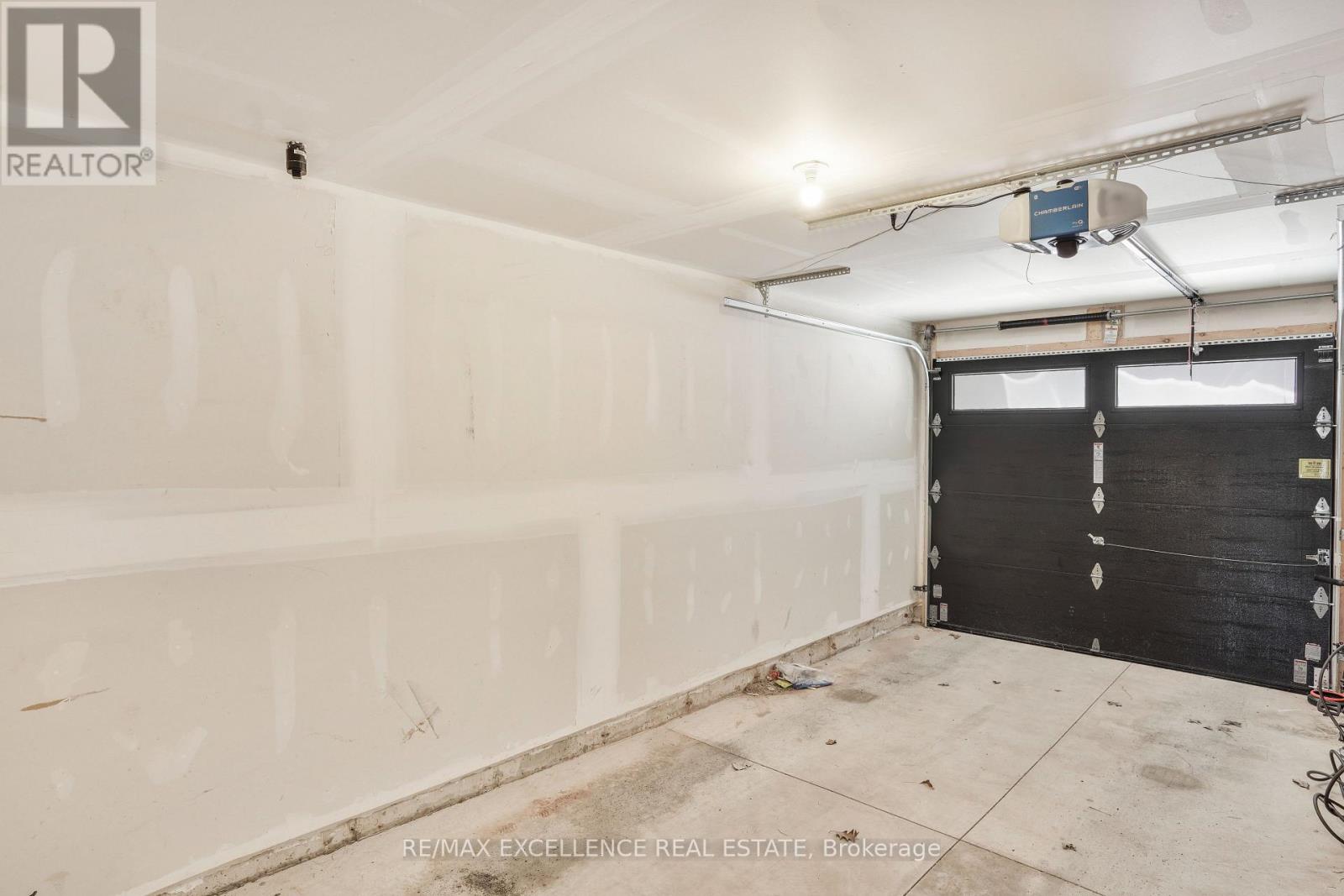 8 - 575 Woodward Ave Avenue, Hamilton, Ontario  L8H 0B3 - Photo 17 - X12655104