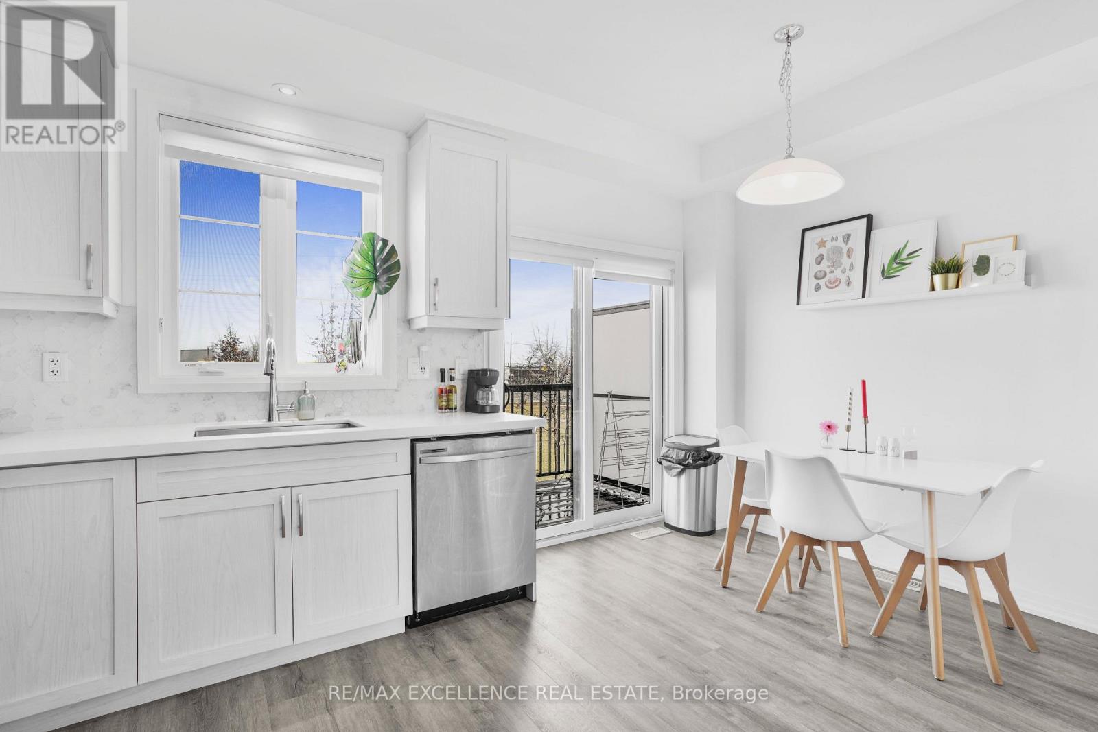 8 - 575 Woodward Ave Avenue, Hamilton, Ontario  L8H 0B3 - Photo 6 - X12655104