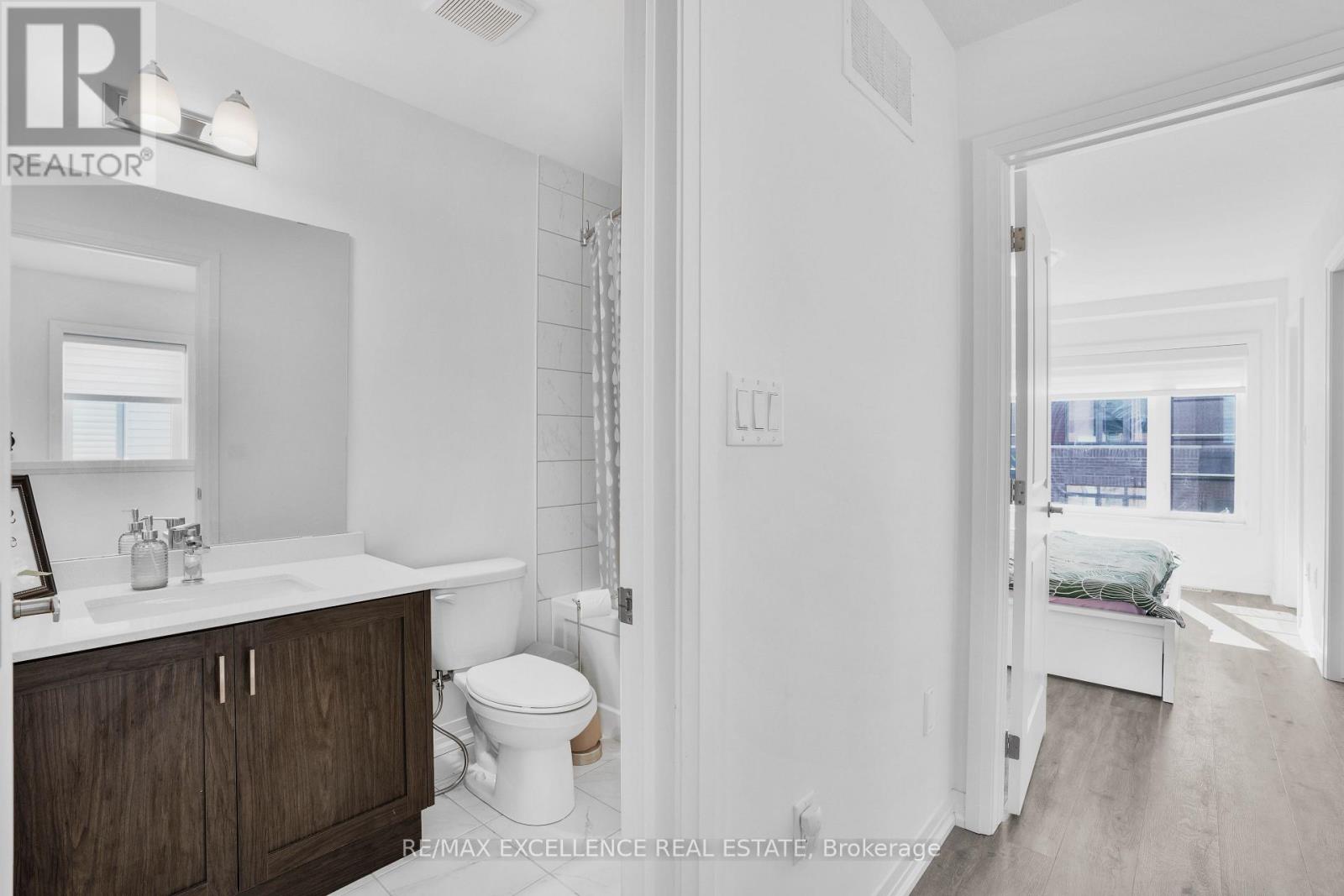 8 - 575 Woodward Ave Avenue, Hamilton, Ontario  L8H 0B3 - Photo 9 - X12655104