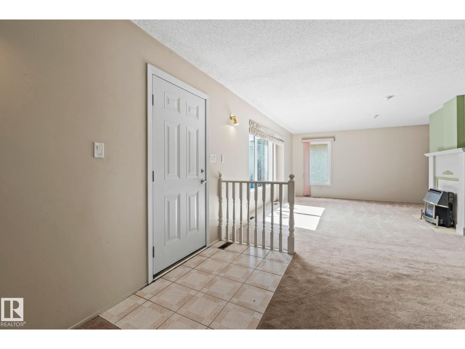 1126 105 St Nw, Edmonton, Alberta  T6J 6J6 - Photo 3 - E4449050