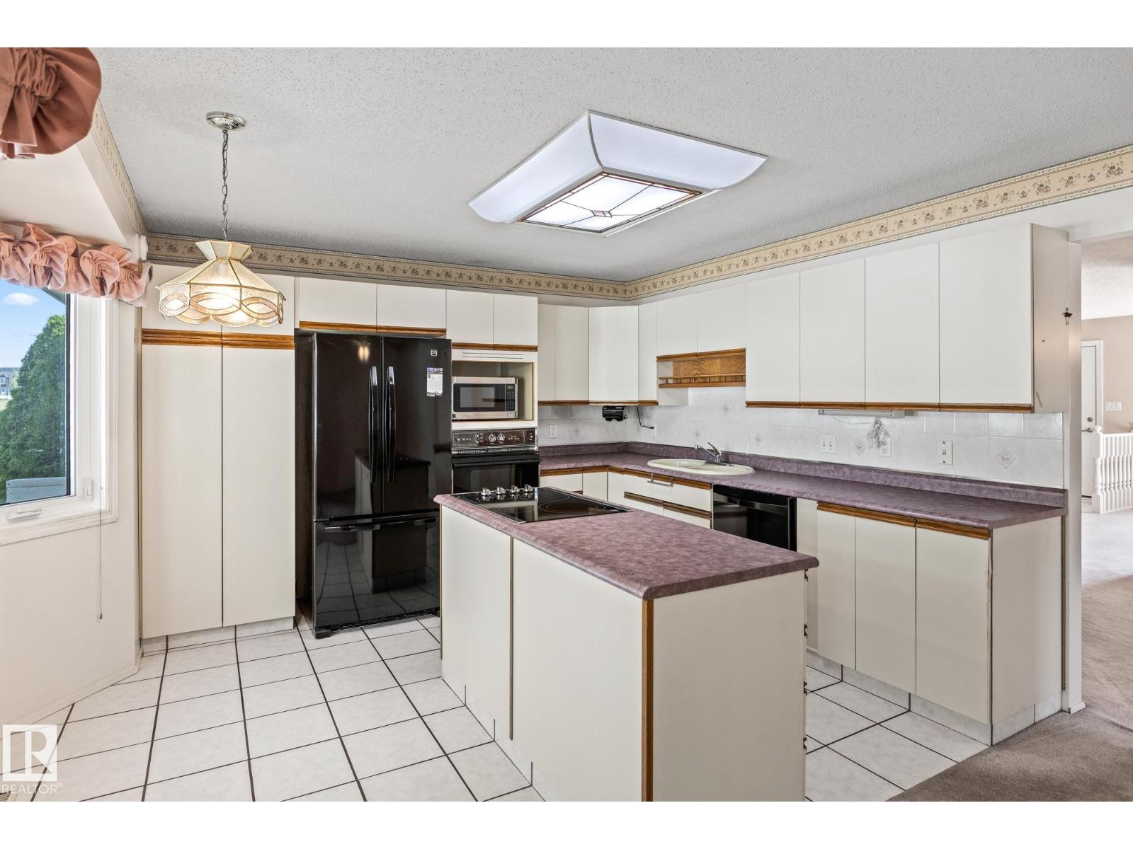 1126 105 St Nw, Edmonton, Alberta  T6J 6J6 - Photo 12 - E4449050