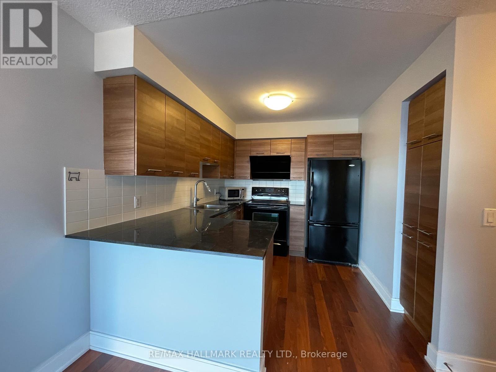 1018 - 135 Village Green Square, Toronto, Ontario  M1S 0G4 - Photo 11 - E12655130