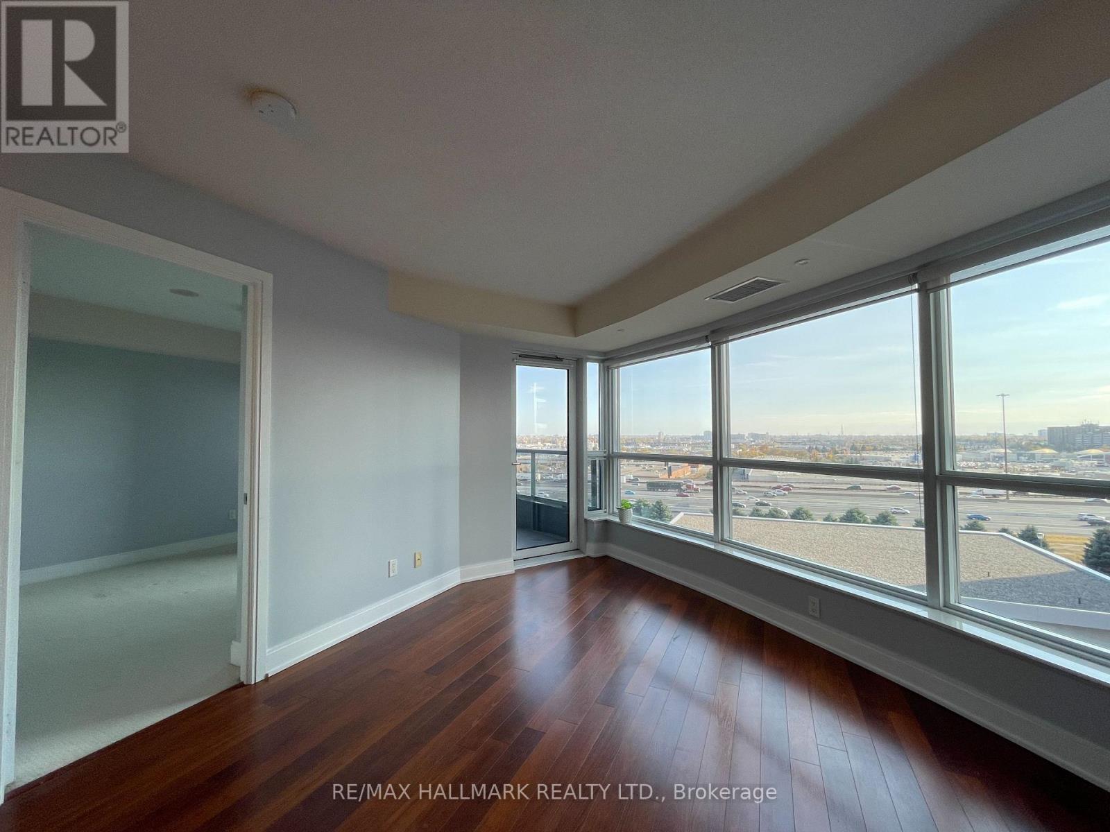 1018 - 135 Village Green Square, Toronto, Ontario  M1S 0G4 - Photo 4 - E12655130