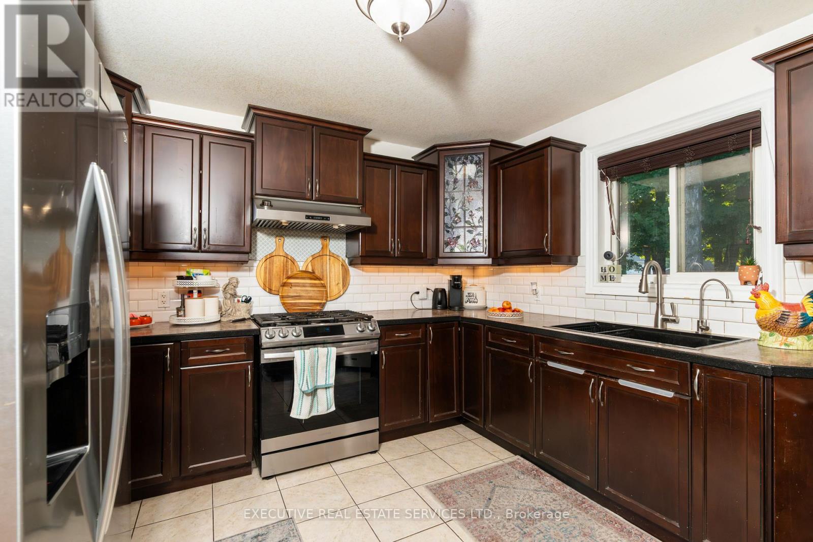 131 Forestway Trail, Woodstock, Ontario  N4S 9A7 - Photo 11 - X12655128