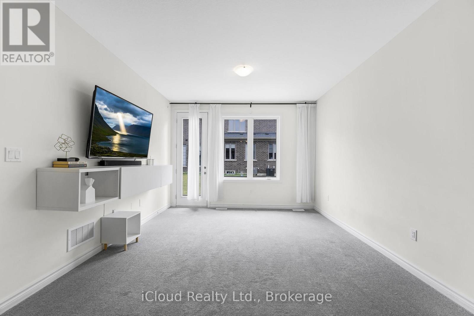 11 Harwood Street, Tillsonburg, Ontario  N4G 0J7 - Photo 6 - X12655132